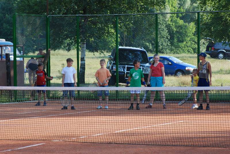 Теннисный корт