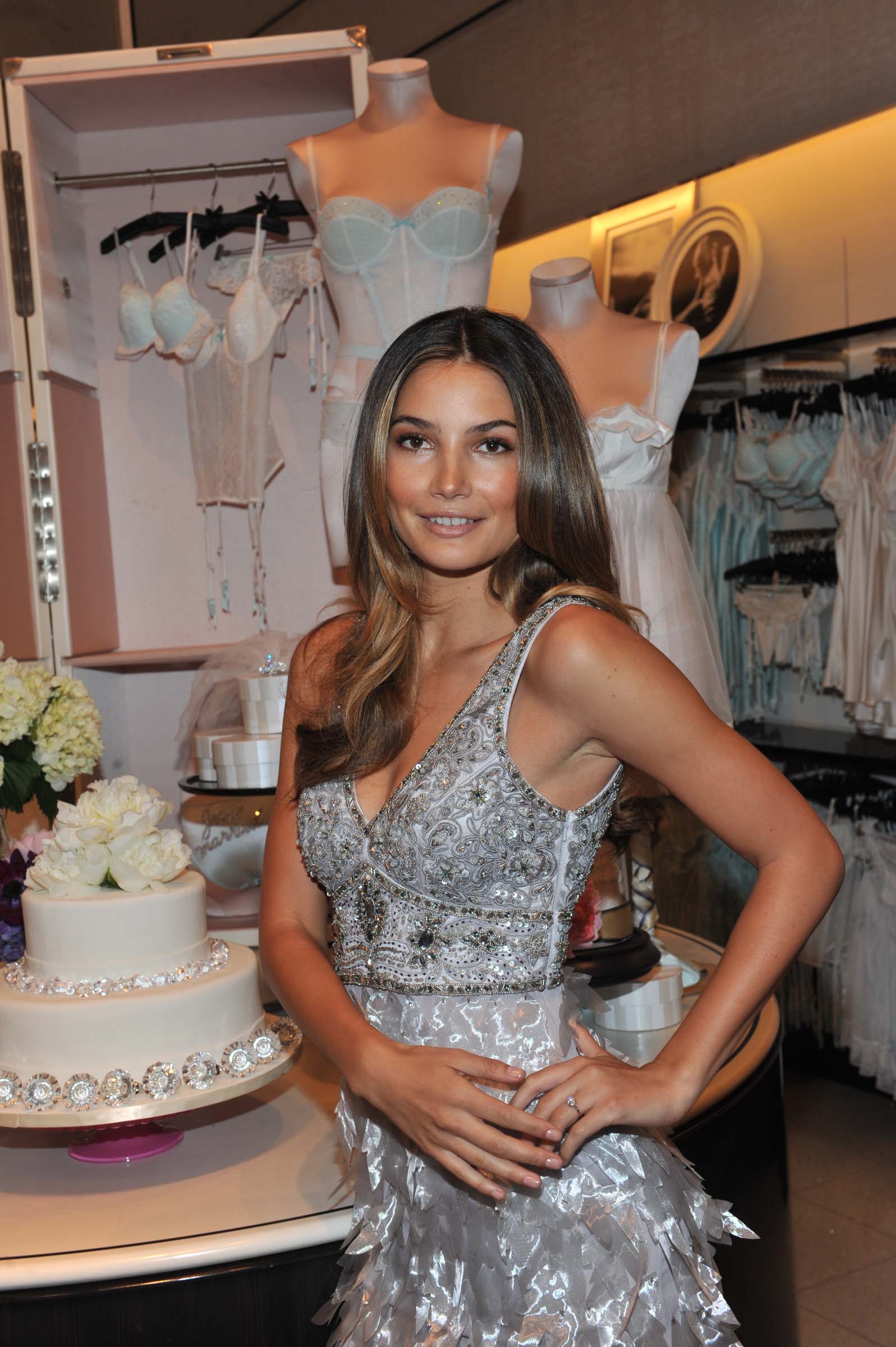 Лили Олдридж