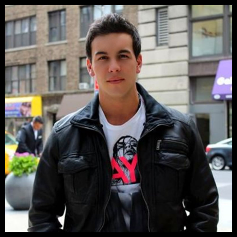 Марио Касас