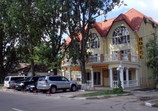 ЗАТИШНИЙ