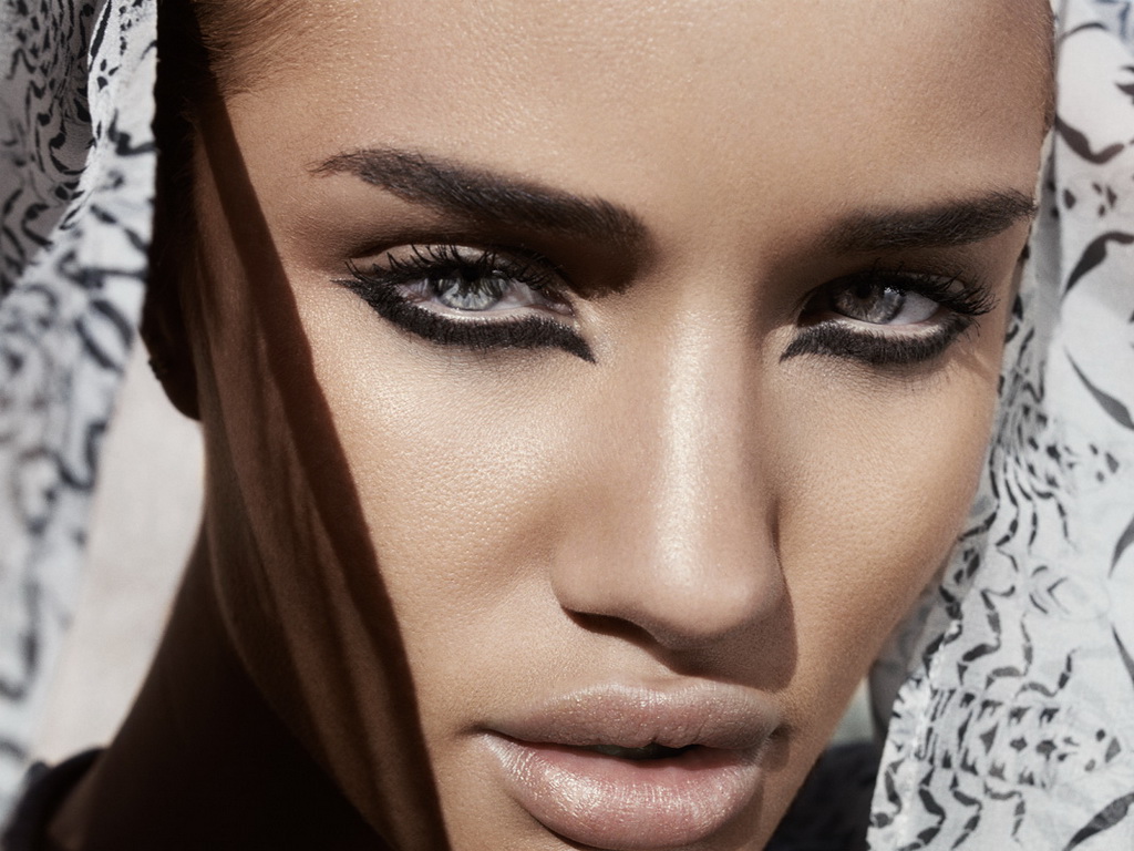 Роузи Хантингтон-Уайтли