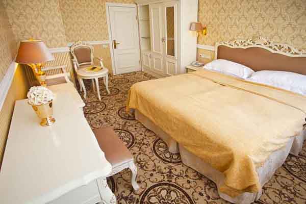 Royal Grand Hotel