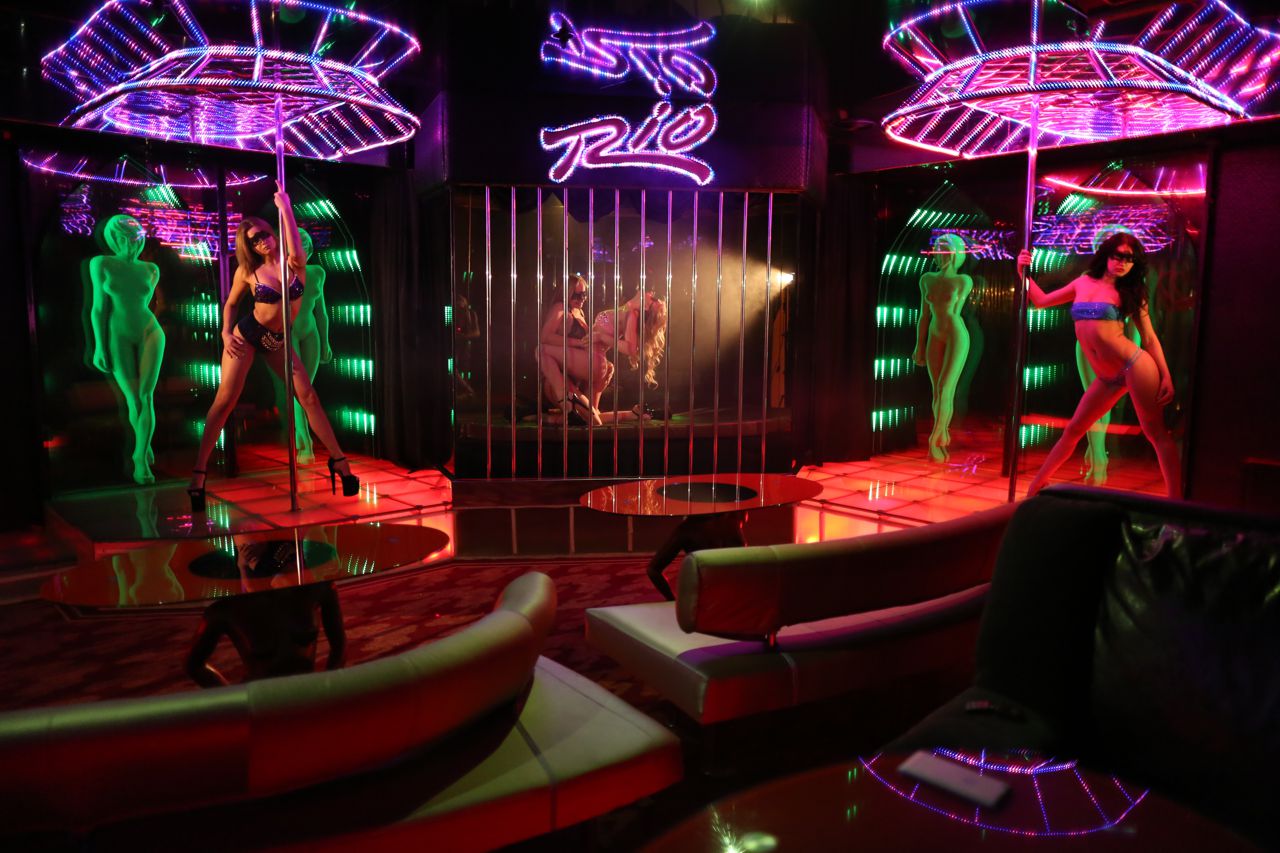 Is the american strip club dying out