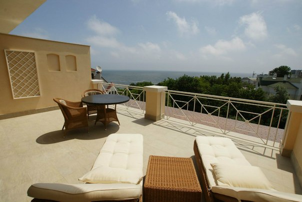 Palace Del Mar