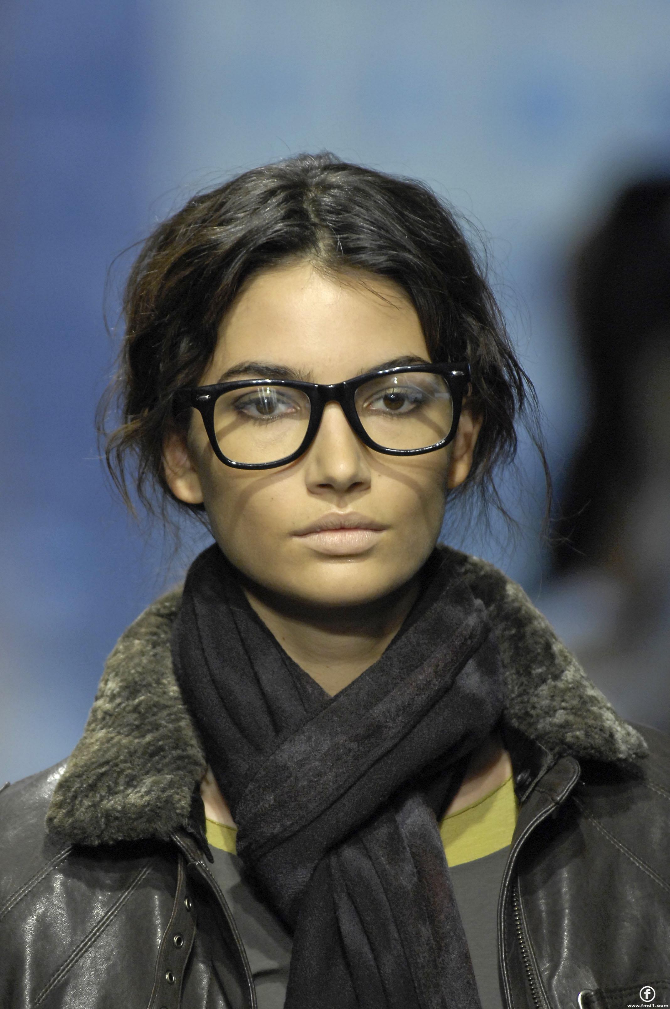 Лили Олдридж