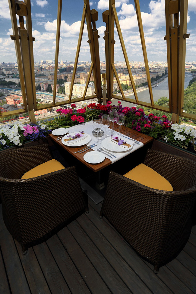 Sky Lounge