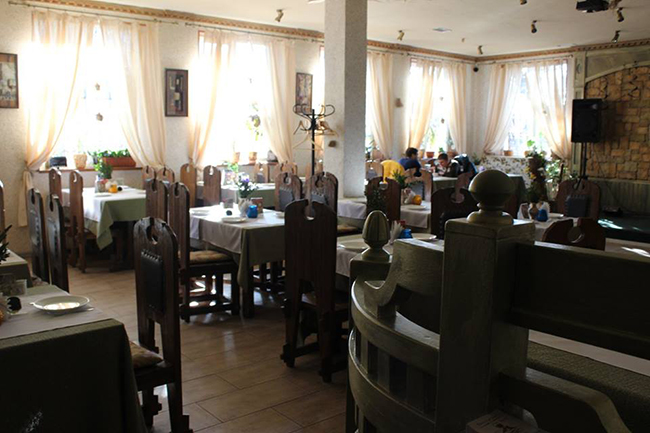 Виноградный Двор