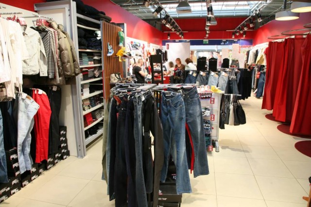 LEVI’S