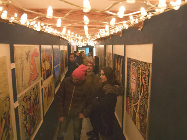 6 level art-space