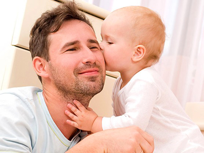Ученые рекомендуют  мужчинам становится  отцами в зрелом  возрасте