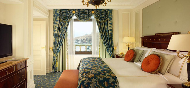 Fairmont Grand Hotel