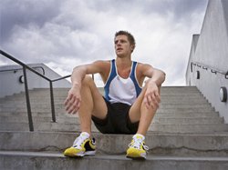 Упражнения для ног: подъемы по лестнице