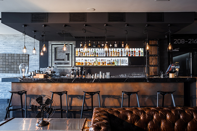 L1 lobby bar
