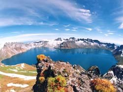 Вулканические озера разных стран