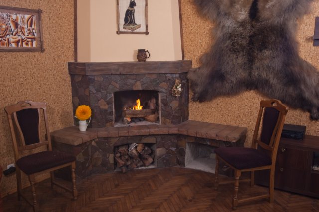 У реки