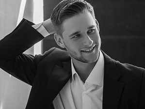 Бізнес-портрет як інструмент впливу: де замовити ідеальну ділову зйомку в Києві 