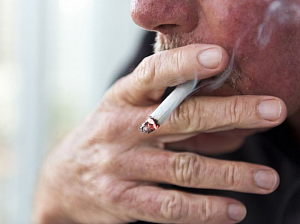 Курение сигарет приводит к преждевременному старению лица