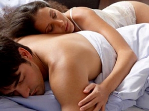 Счастье супругов можно  определить по позе  во время сна