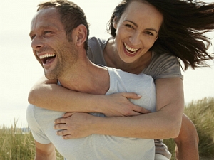 Исследователи определили  четыре шага, которые  сделают человека счастливым