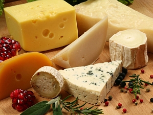 Сырная тарелка: как не растеряться в разнообразии сыров?