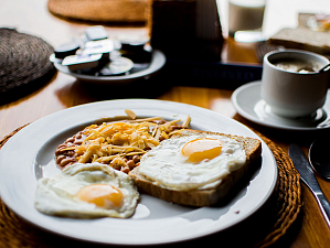 Почему нельзя пропускать завтрак, рассказали специалисты