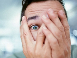 Стрессы и страхи влияют на зрение человека