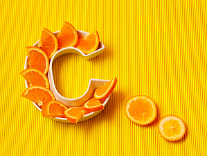 Ученые рассказали, полезен ли витамин С с цинком для больных коронавирусом