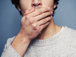 Как избавиться от неприятного запаха изо рта: действенные советы