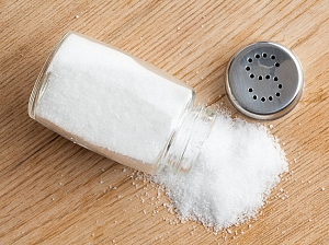 Ученые рассказали, к чему может привести злоупотребление солью