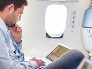 11 способов сделать перелет на самолете комфортным