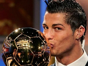 Криштиану Роналду получил награду, как лучший футболист года