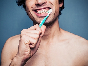 Выбор зубной щетки – электрическая или обычная?