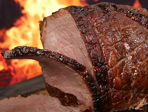 Красное мясо повышает риск развития рака на 20%