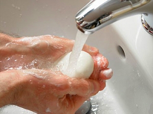 Почему так важно мыть руки перед едой?