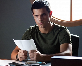 Тэйлор Лотнер