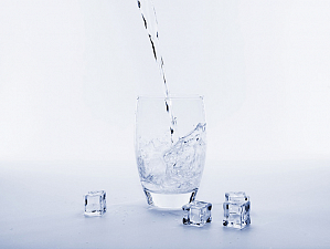 Сколько воды следует выпивать во время жаркой погоды?