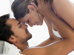 Длительный секс способен заменить витамины
