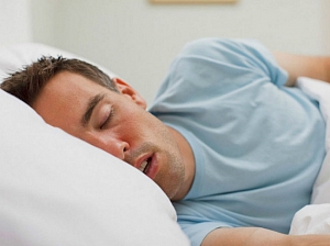 Ученые рассказали, как приучить себя спать в правильной позе