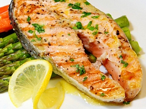 Ешьте жирную рыбу – проживете дольше!