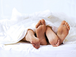 Сон в носках улучшает качество секса