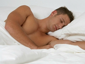 Специалисты дают советы,  как спастись от жары ночью  и крепко спать